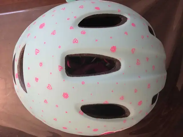 Giro Helmet in Kids in Barrie - Image 3