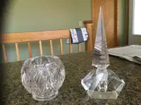 Vase ou chandelier en verre taillé décoratif  et parfumeuse