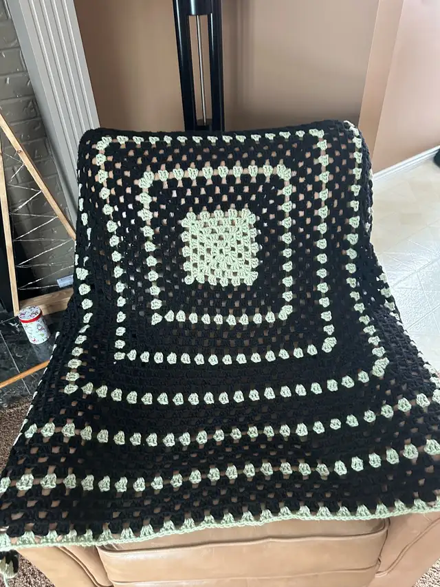 Handmade crocheted sage green and black throw blanket – 52“ squa in Home Décor & Accents in Saskatoon - Image 3