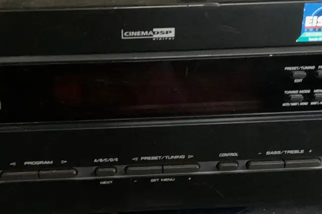 Yamaha Model RX-V440 AV Receiver in Stereo Systems & Home Theatre in Mississauga / Peel Region - Image 8