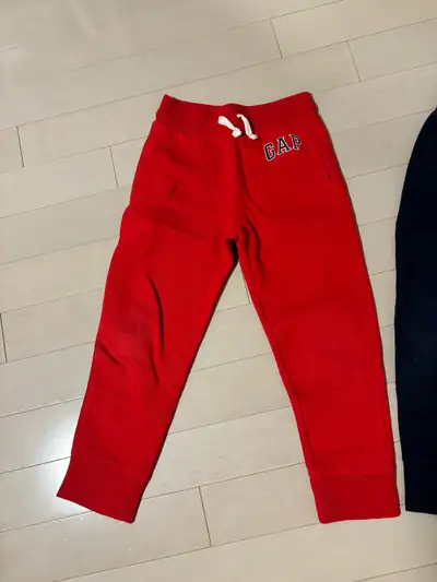 2 pantalons jogging GAP (coton ouaté épais) 5-7 ans) , View more