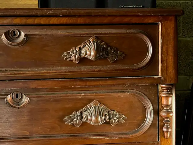 Antique Walnut Victorian Chest of Drawers Moustache Pulls in Arts & Collectibles in City of Toronto - Image 5
