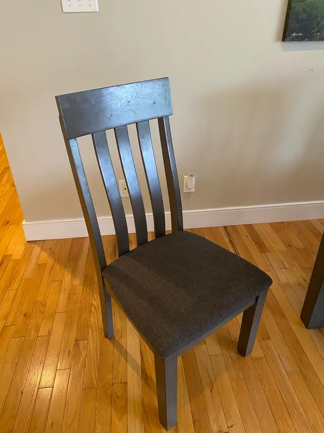 Dining Room Table with 4 Chairs and Bench in Dining Tables & Sets in Dartmouth - Image 5
