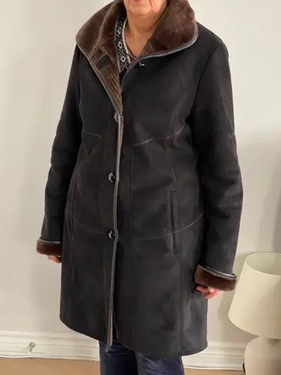 Warm winter coat for women size 8, navy/ inside: brown, simili fur. trademark: Novelti - Adorable Ju...