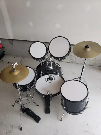Drums set for kids $90 Description:- For 4y/o and up.Good for beginners. Good condition.. 3rd tom le...