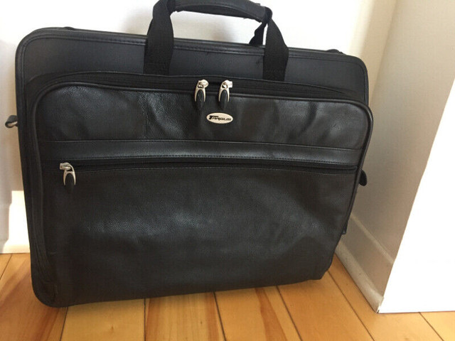 Attache-case pour ordinateur portable dans Portables  à Ville de Montréal