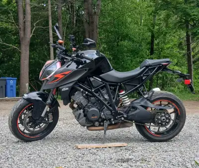 Inspections et mecaniques A1! 2ieme propriétaire. Pneux, brakes, changement d'huile tous fait, PRÊT...