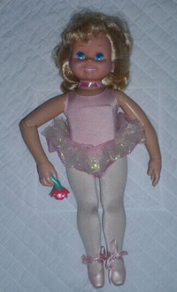 Ballerina Doll : Takes batteries : Moveable parts:Clean,LikeNEW