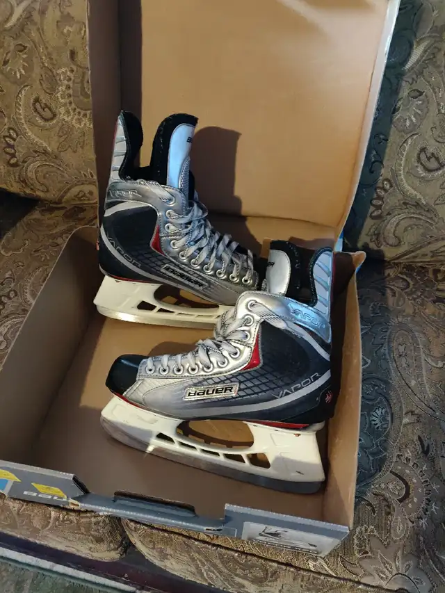 Bauer Skates in Skates & Blades in Markham / York Region - Image 5