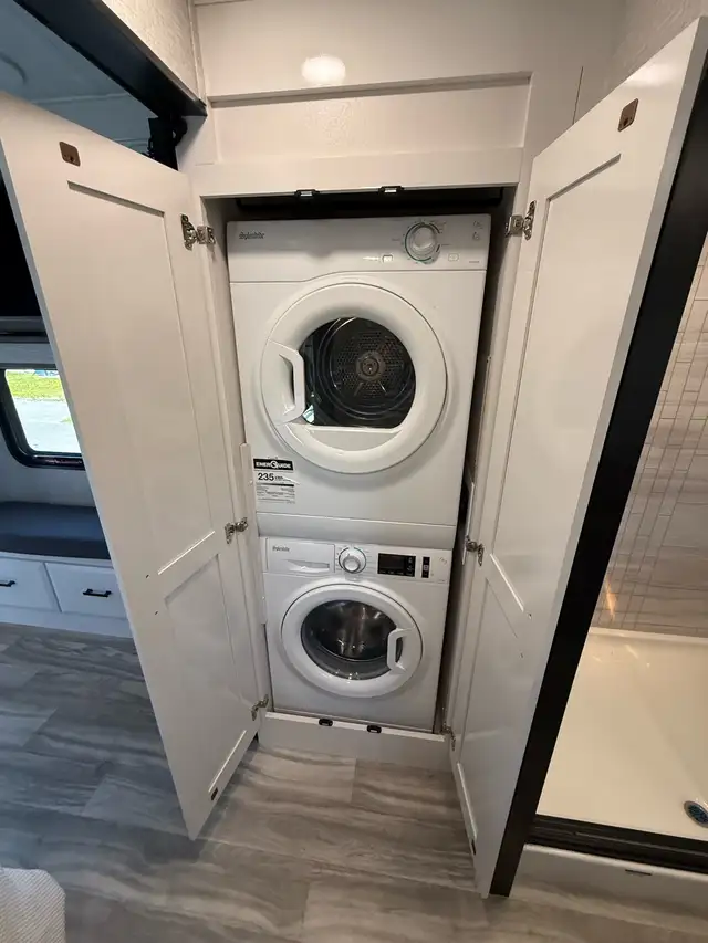 Fifth wheel pinnacle 2025 in RVs & Motorhomes in Longueuil / South Shore - Image 10