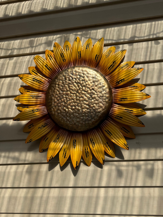 Sunflower house decor  in Outdoor Décor in Whitehorse