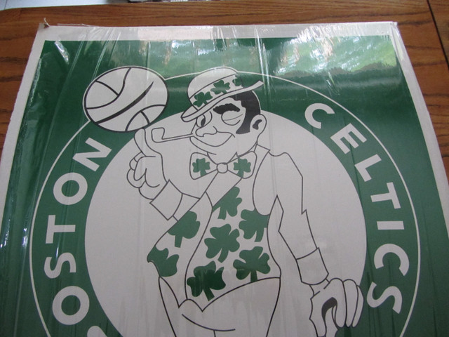 Vintage 1992 Boston Celtics Official NBA Basketball Team Logo in Arts & Collectibles in Oakville / Halton Region - Image 2