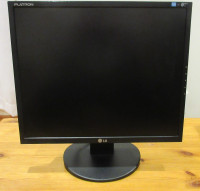 Écran 17" LG, Ports VGA et DVI