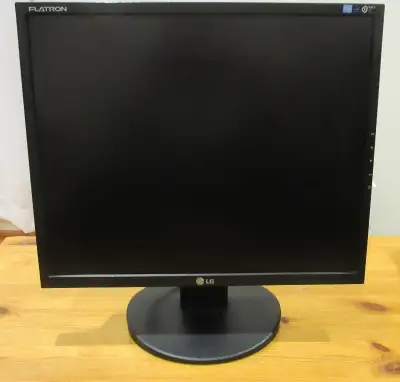 Écran 17" LG, Ports VGA et DVI, View more