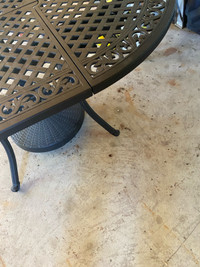 SOLID CAST IRON OUTDOOR TABLE 