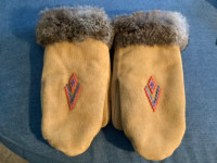 Vintage Indigenous Suede Mittens with Fur Trim