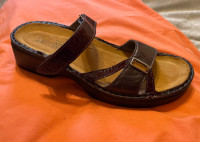 Naot sandals size 39