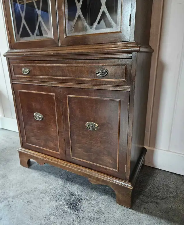 Vintage Tall China Cabinet in Hutches & Display Cabinets in Winnipeg - Image 4