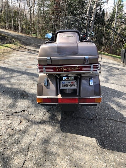 HONDA GOLD WING ASPENCADE 1984,   70 000Km dans Utilitaires et de promenade  à Sherbrooke - Image 2