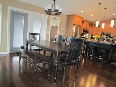 Canadel Dinning Room Table with 4 chairs, bench and 2 leaves, View more