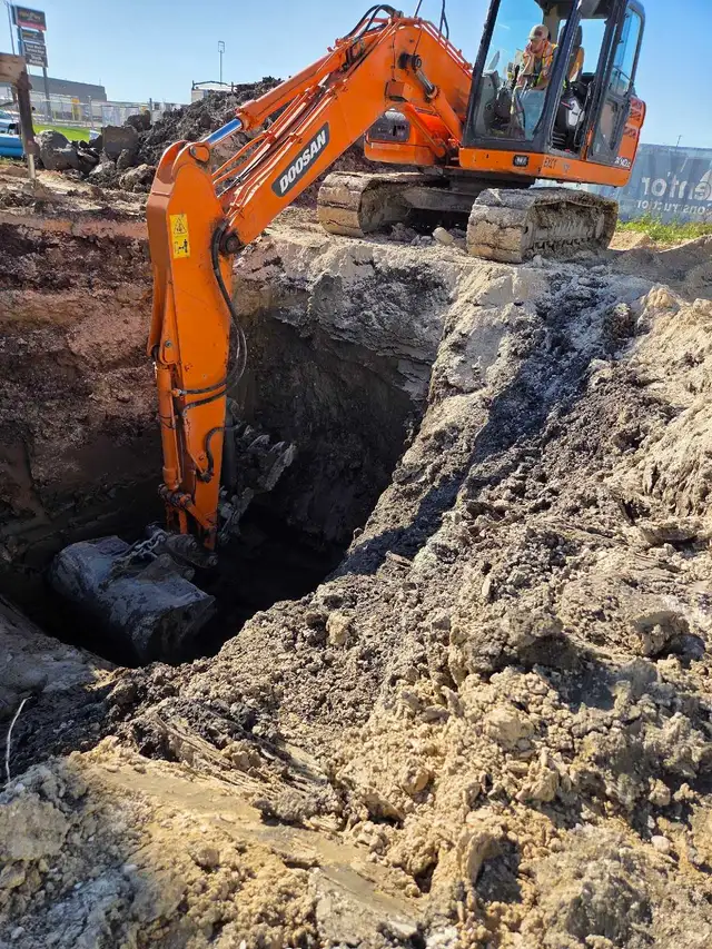 JR Sewer and Water  in Excavation, Demolition & Waterproofing in Winnipeg - Image 4