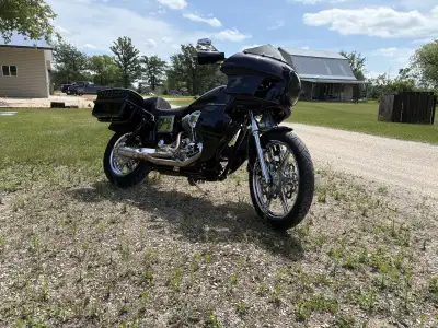 Carb, 5 speed bike, 35xxxkm. Motor has fueling cams/camchest/oil pump etc done about 3000km ago. ARP...