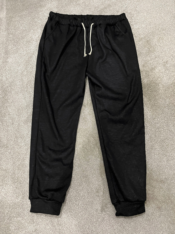 Women’s high waisted Sherpa lined black sweatpants with pockets in Women's - Bottoms in Edmonton - Image 3