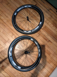 Roues de vélo carbone HED avec bande roulement aluminium