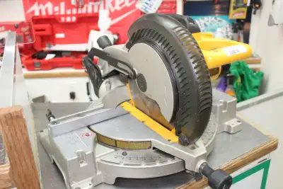 DeWALT 10" Corded Compound Mitre Saw, View more