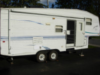 Prowler Fifth Wheel Model 255B With Pull-Out