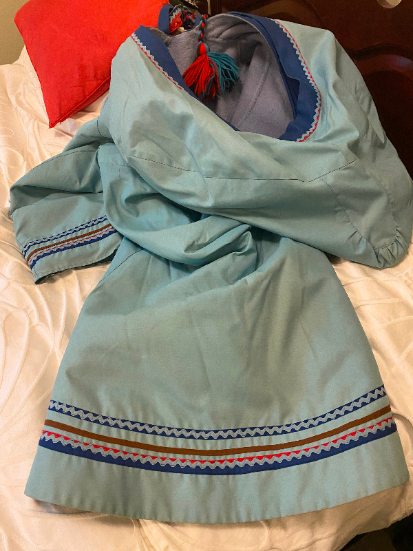 Amauti parka for sale Inuit women carry their babies in this in Arts & Collectibles in Sault Ste. Marie - Image 3