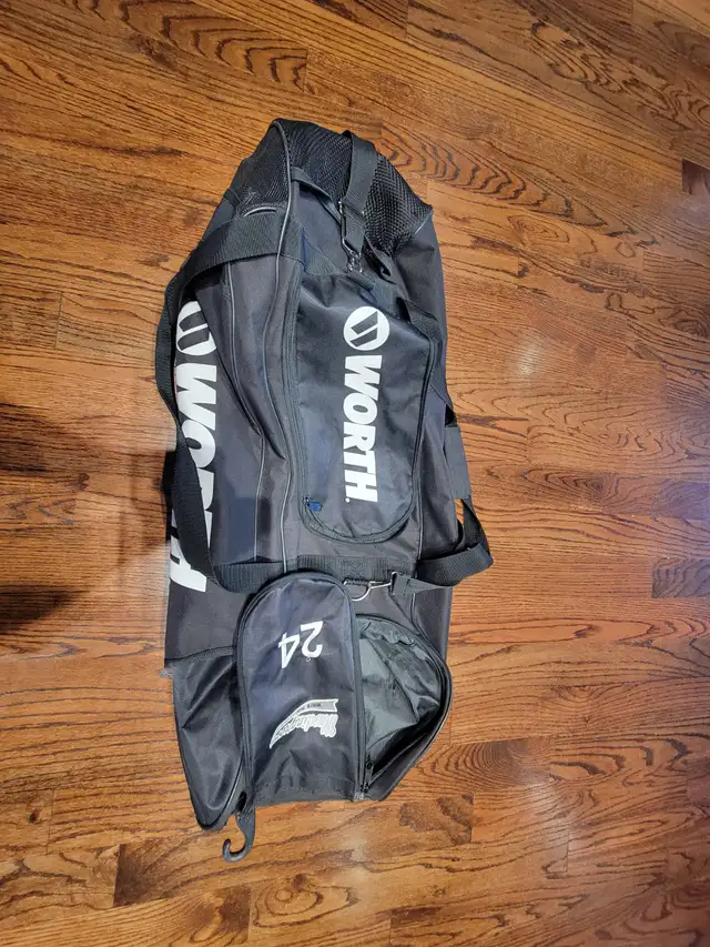Worth Baseball/Softball Equipment Bag in Baseball & Softball in City of Toronto - Image 4