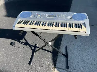 Yamaha keyboard PSR-275