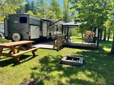 Located at Breezy Hill Campground (lot 129) - only 20 minutes from Kanata! Features: • Master bedroo...
