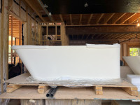 BRAND NEW! High-End Freestanding Soaking Tub ($3000!)