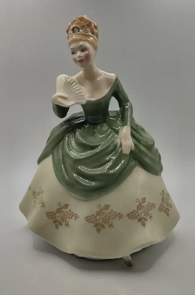 Royal Doulton Retired Green Dress Victorian Lady - H.N. 2312 in Arts & Collectibles in Windsor Region - Image 2