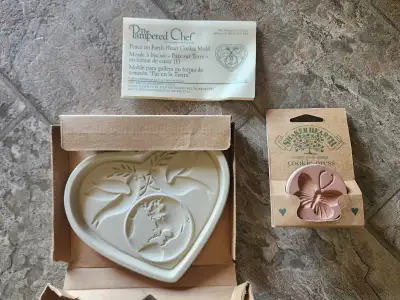 Pampered Chef & Shaker Hearth cookie press-molds (sold together), View more