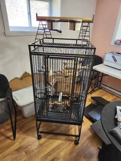 grosse cage en métal avec parc et accèssoires, View more