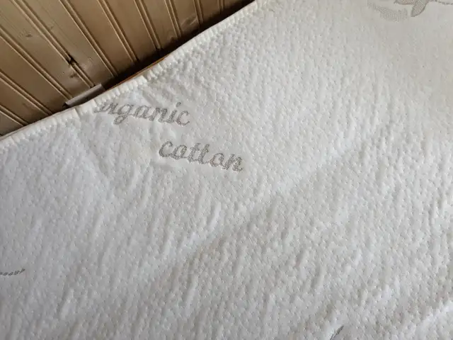 Organic Crib Mattress and Organic Mattress Cover in Cribs in Edmonton - Image 4
