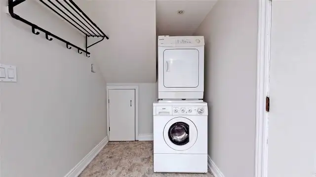 Renovated, spacious 1 bedroom with 1 upgraded washroom in Long Term Rentals in Hamilton - Image 8