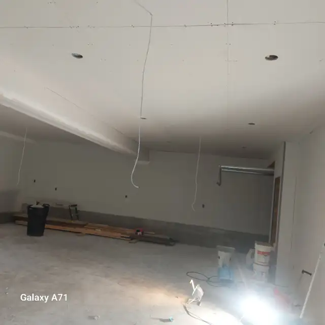 Skilled Renovator looking for work63849001490561124