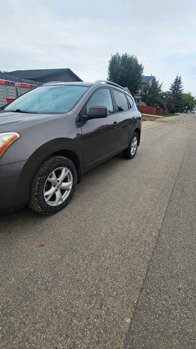 Nissan Rogue 2009 AWD in Cars & Trucks in Edmonton - Image 4