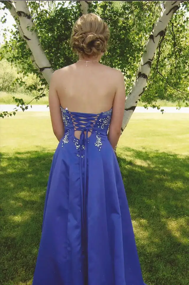 Robe de Ball in Women's - Dresses & Skirts in Trois-Rivières - Image 3