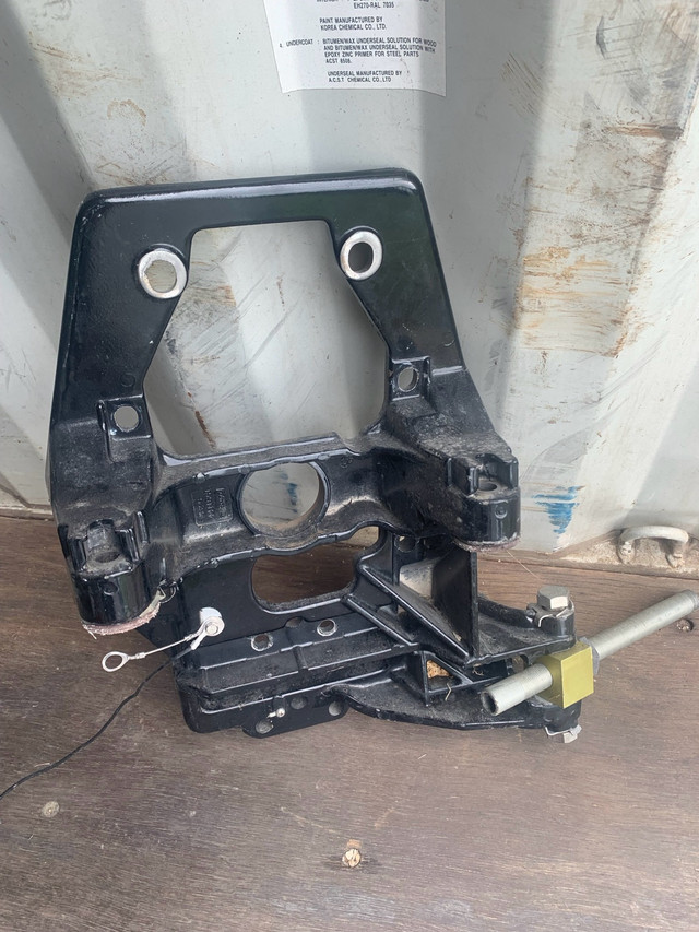 mercruiser 3.0L transom plate  in Powerboats & Motorboats in Winnipeg
