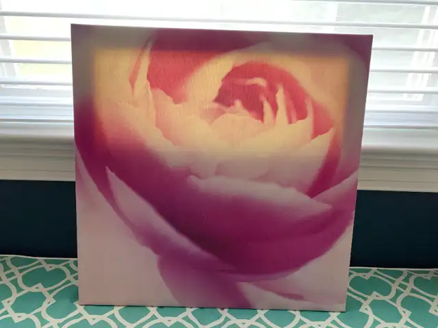 Rose Canvas in Home Décor & Accents in Markham / York Region - Image 2