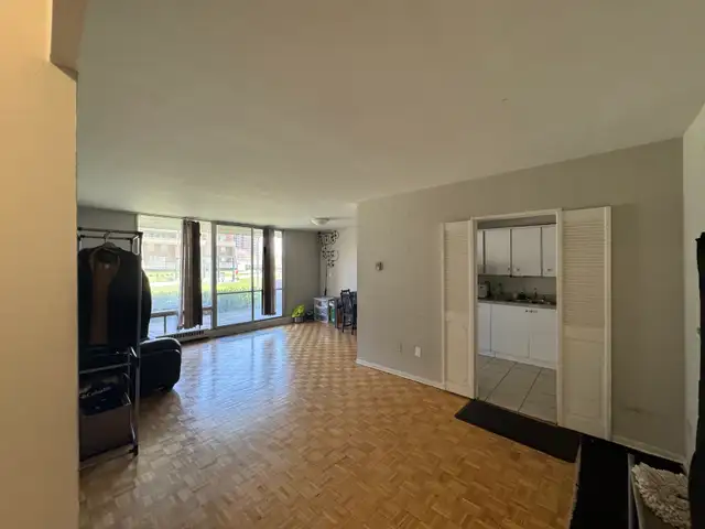 Private room for rent for female in Room Rentals & Roommates in City of Toronto - Image 4