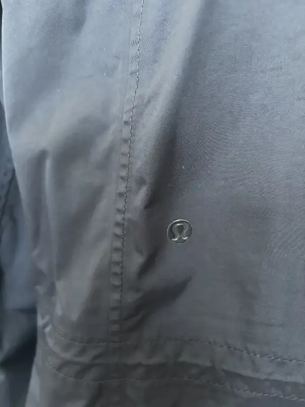 LULULEMON MENS 3 SEASON JACKET in Men's in City of Montréal - Image 5