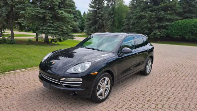 2014 PORSCHE CAYENNE PLATINUM AWD,LIKE NEW CONDITION, NEW SAFETY
