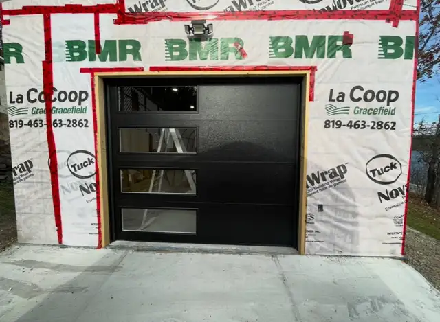 Garage doors SUPPLER in Garage Doors & Openers in Granby - Image 7