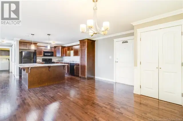 2 Bed apartment/condo with balcony, den and underground parking in Long Term Rentals in Fredericton - Image 5